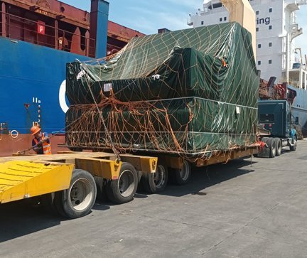 Recepcion maquinaria pesada puerto maritimo traslado AZVIR